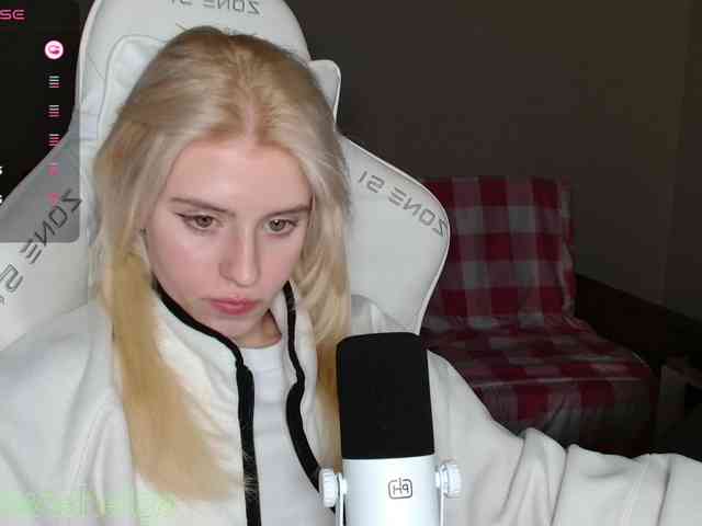 Helga_Pataki webcam