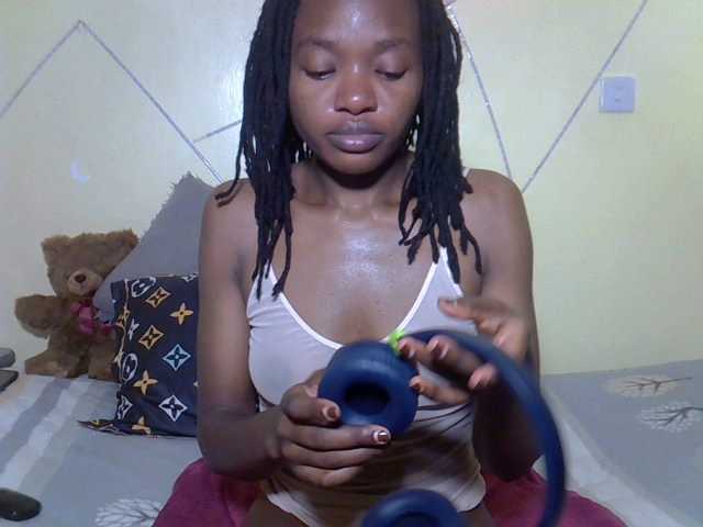 Eboniana webcam bongacams model stream image