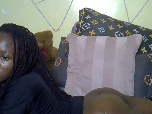 Eboniana webcam bongacams model stream image