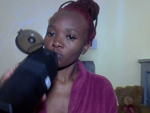 Eboniana's BongaCams show and profile