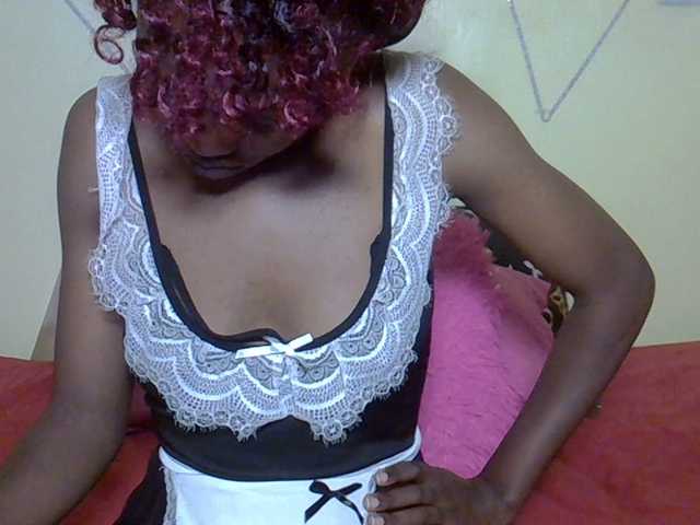 Eboniana webcam bongacams model stream image