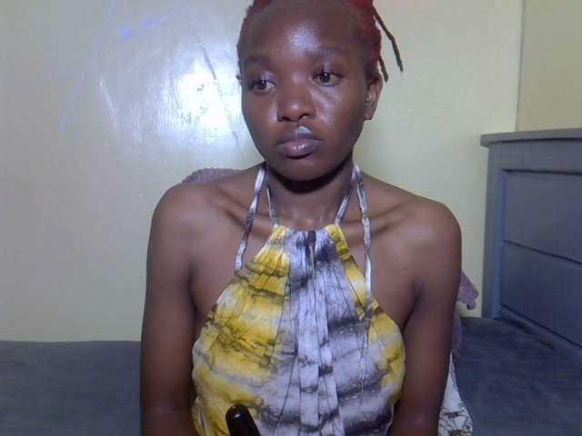 le modèle Eboniana est en webcam porno dans un show sur le site bongacams, il possède les tags suivants: Ebony,Redhead,Trimmed