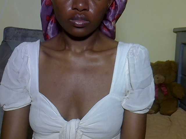 Eboniana's BongaCams show and profile