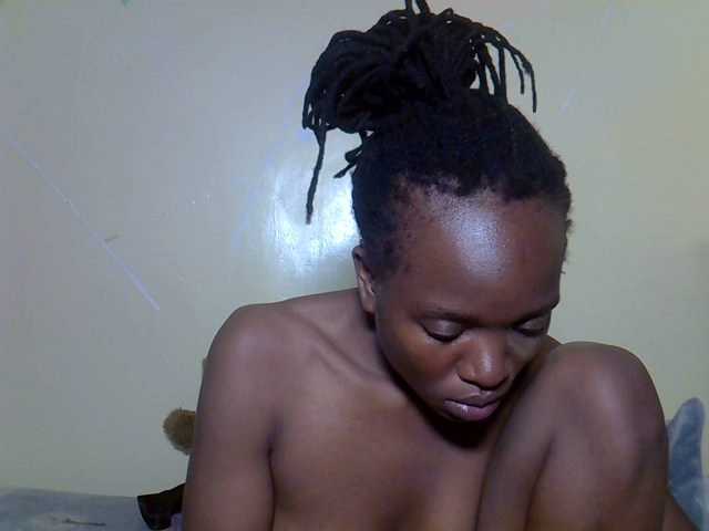 Eboniana's BongaCams show and profile