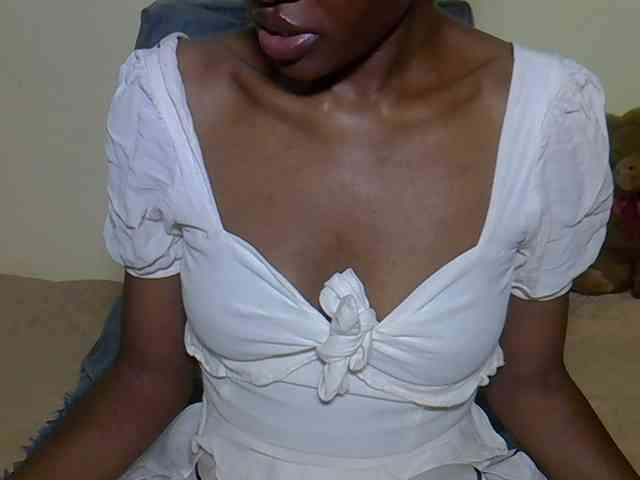 Eboniana Live Webcam on BongaCams