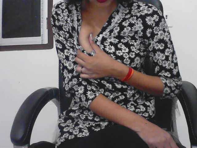 Payal-1-1's BongaCams show and profile