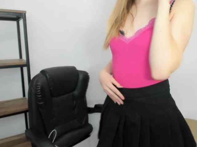 LilaFunny webcam