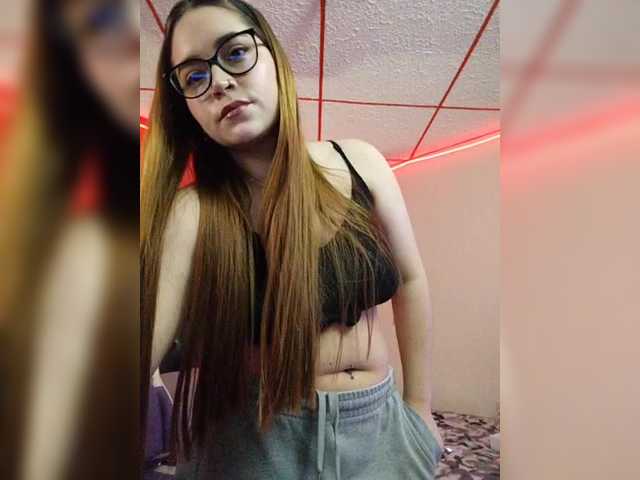 Wolfelatin-10 webcam bongacams model stream image