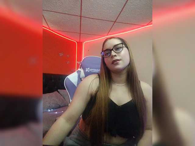 Wolfelatin-10 webcam bongacams model stream image