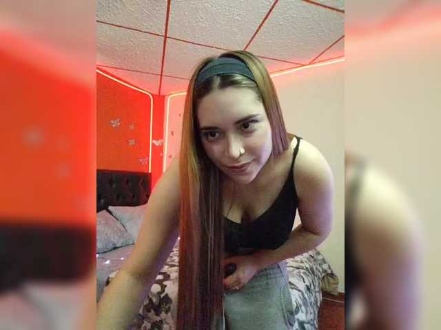 Wolfelatin-10 webcam bongacams model stream image