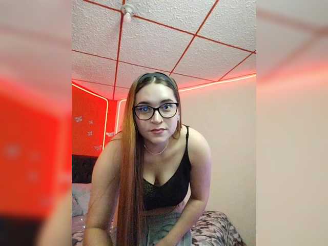 Wolfelatin-10 webcam bongacams model stream image