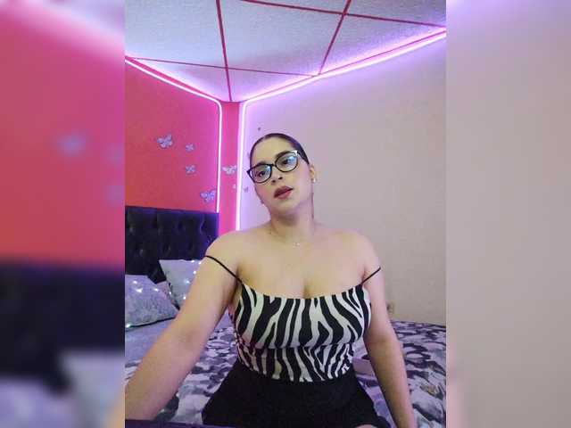 Wolfelatin-10 webcam bongacams model stream image