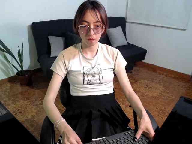 anniejhonsson webcam