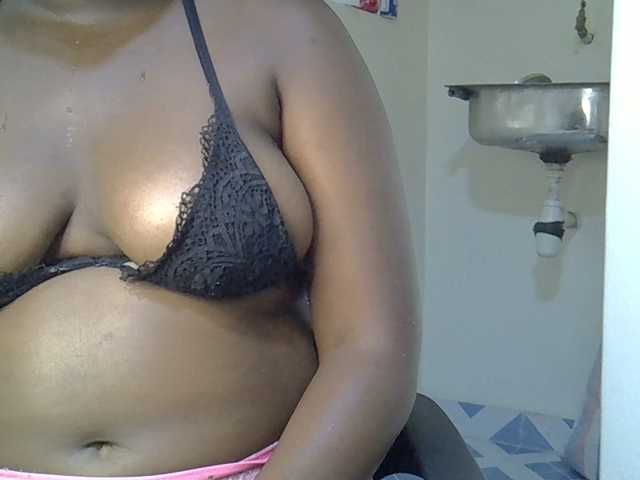 sweetass001 webcam bongacams model stream image