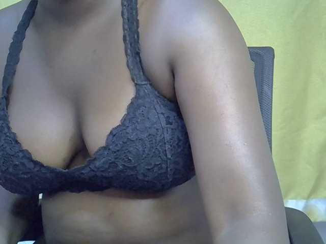 sweetass001 webcam bongacams model stream image