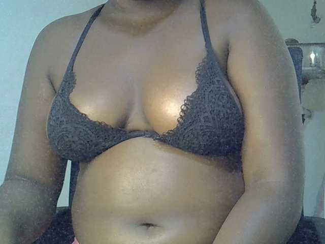 sweetass001 webcam bongacams model stream image