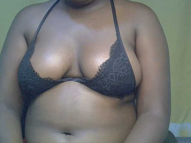 sweetass001 webcam bongacams model stream image