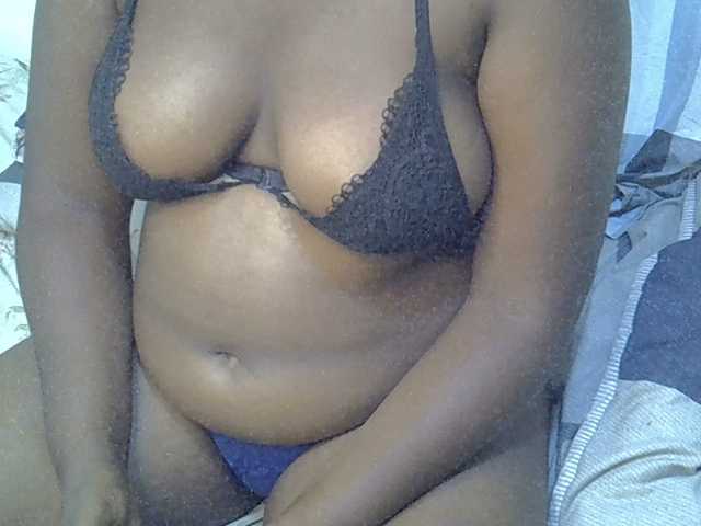 sweetass001 webcam bongacams model stream image