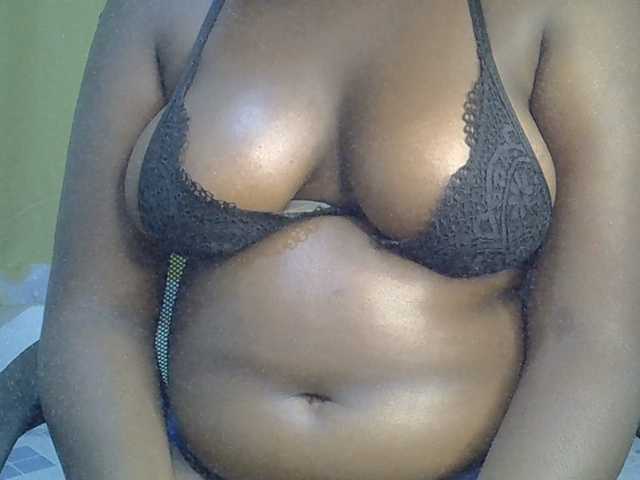 sweetass001 webcam bongacams model stream image