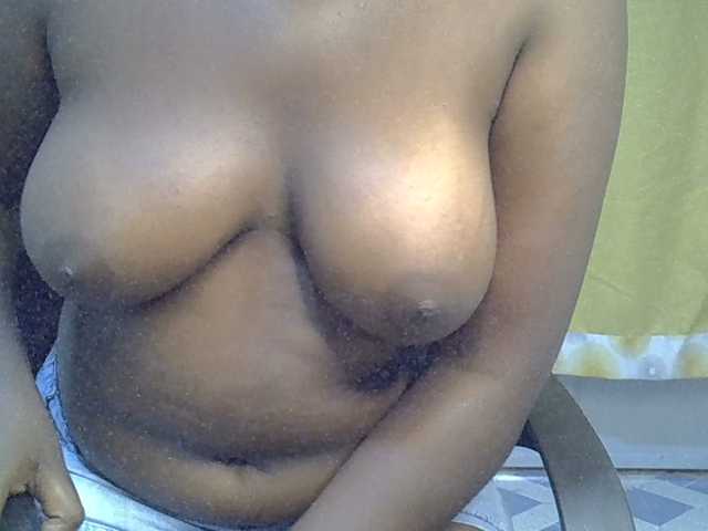 sweetass001 webcam bongacams model stream image