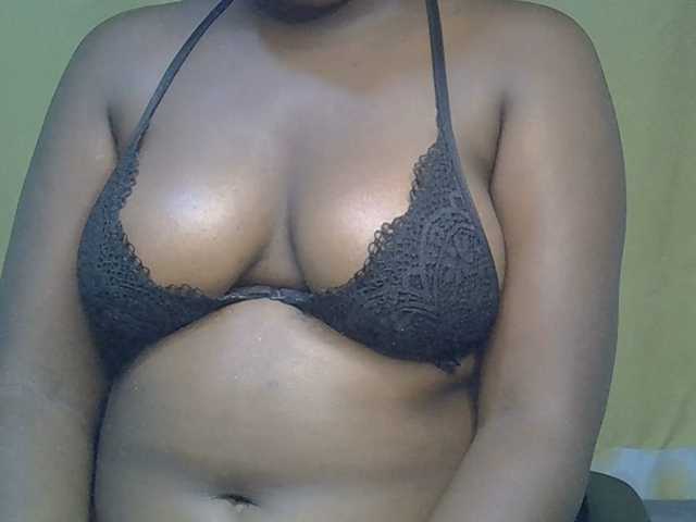 sweetass001 webcam bongacams model stream image