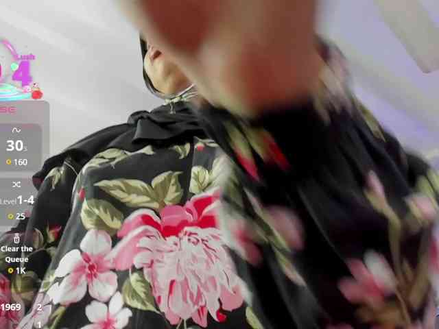 voyeur live Shaira-Awada
