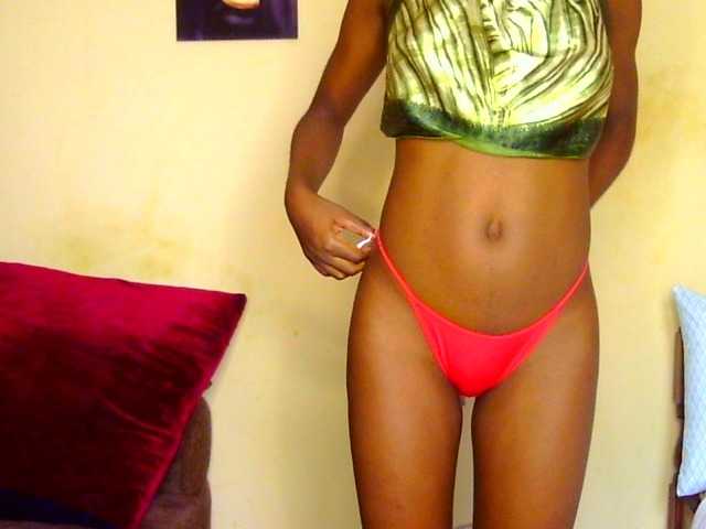 Gladwell's BongaCams show and profile