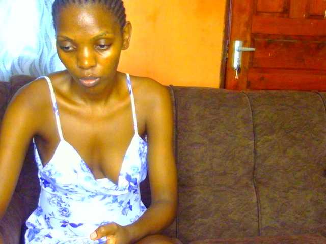 Gladwell's BongaCams show and profile