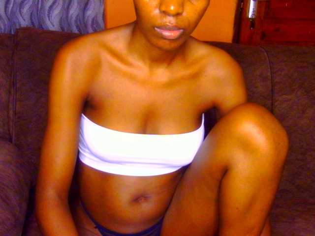 Gladwell's BongaCams show and profile