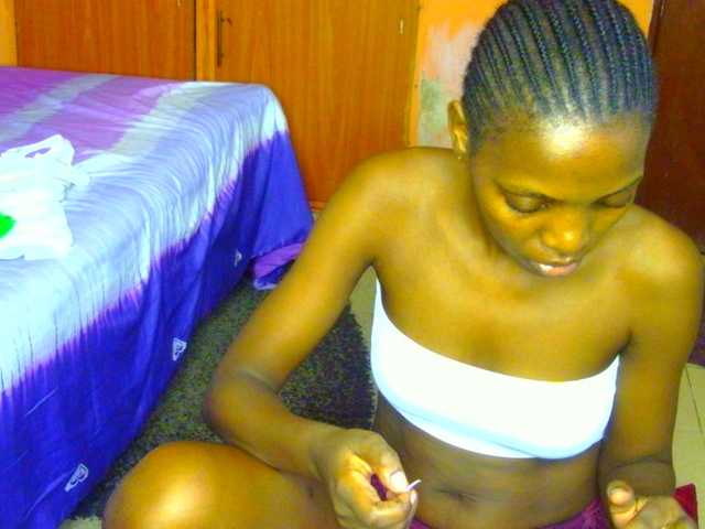 Gladwell's BongaCams show and profile