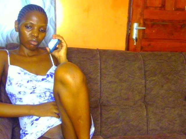 Gladwell's BongaCams show and profile