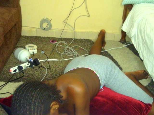 Gladwell's BongaCams show and profile