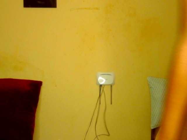 Gladwell's BongaCams show and profile