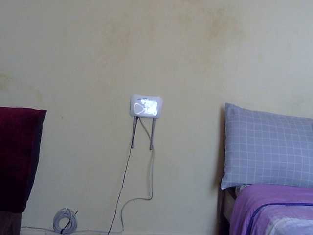 Gladwell's BongaCams show and profile