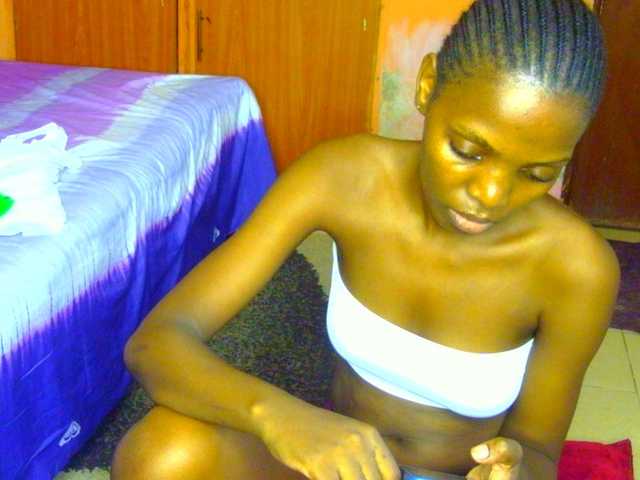 Gladwell's BongaCams show and profile