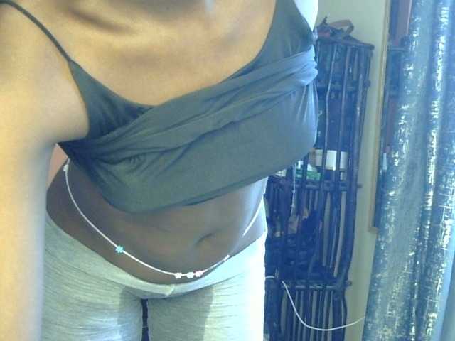 Watch amazing escort Gladwell Gladwell from BongaCams