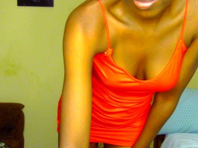 Gladwell's BongaCams show and profile