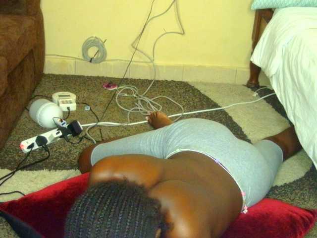 Gladwell's BongaCams show and profile