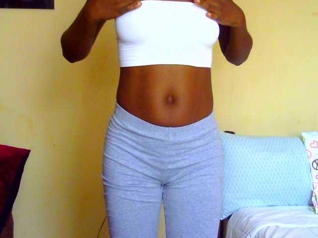 Gladwell's BongaCams show and profile