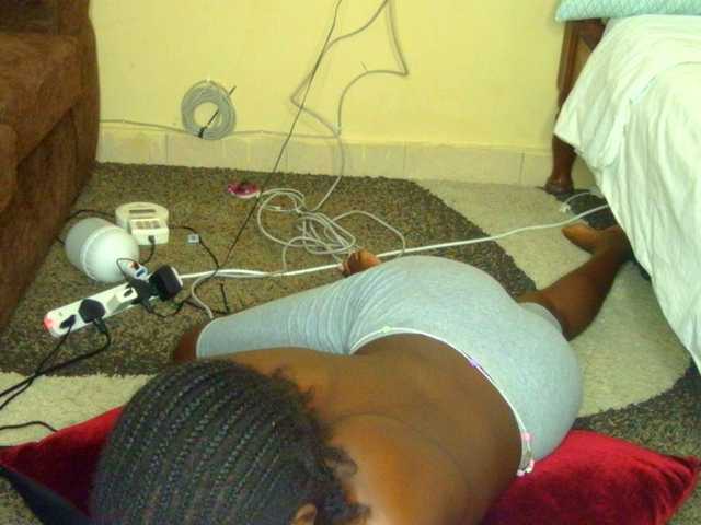 Gladwell's BongaCams show and profile