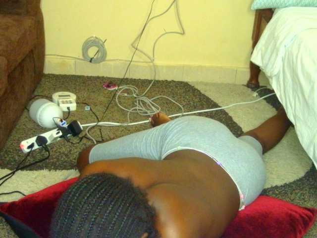 Gladwell's BongaCams show and profile