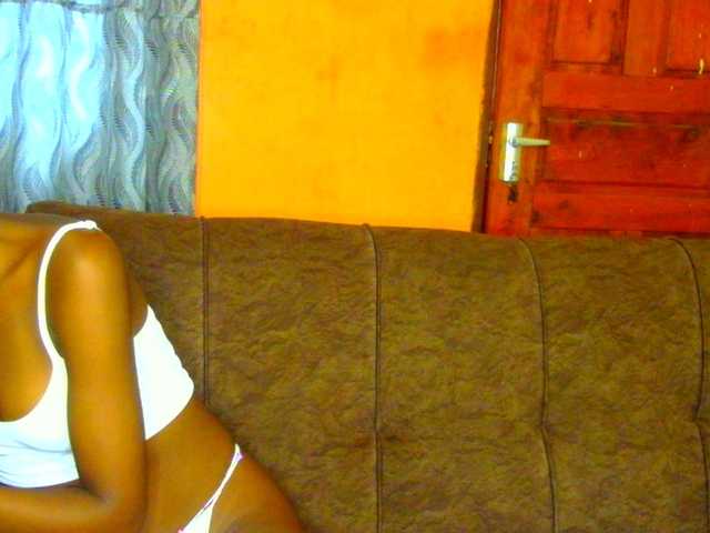 Gladwell's BongaCams show and profile