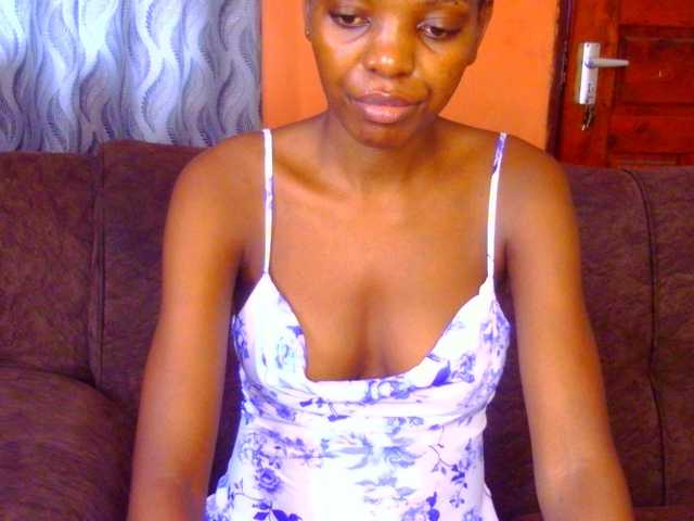 Gladwell's BongaCams show and profile