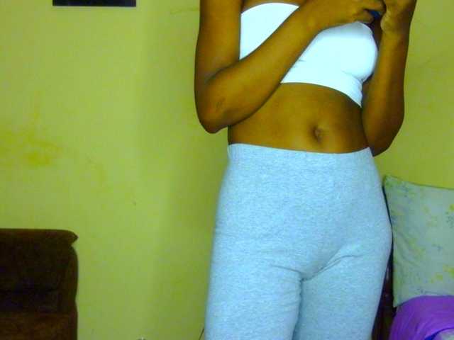 Gladwell's BongaCams show and profile