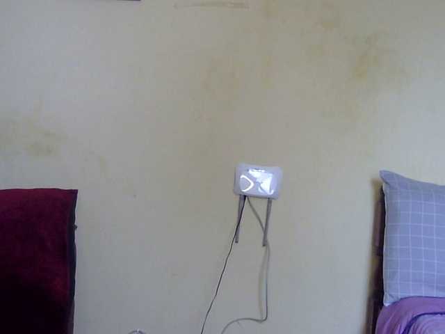 Gladwell's BongaCams show and profile