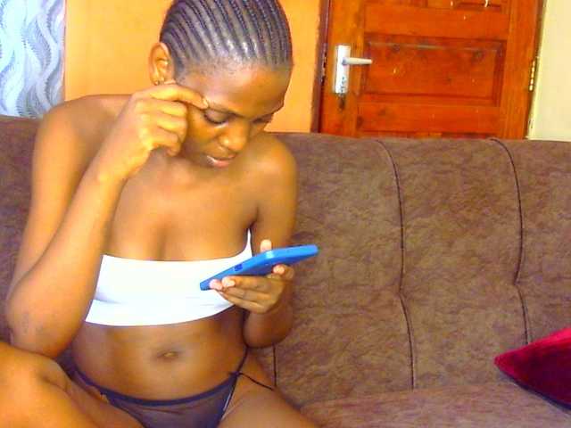 Merlin98 webcam bongacams model stream image