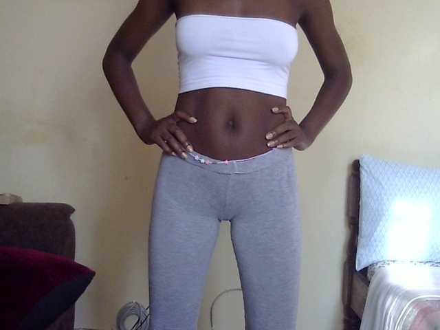 Naughtygal98 webcam bongacams model stream image