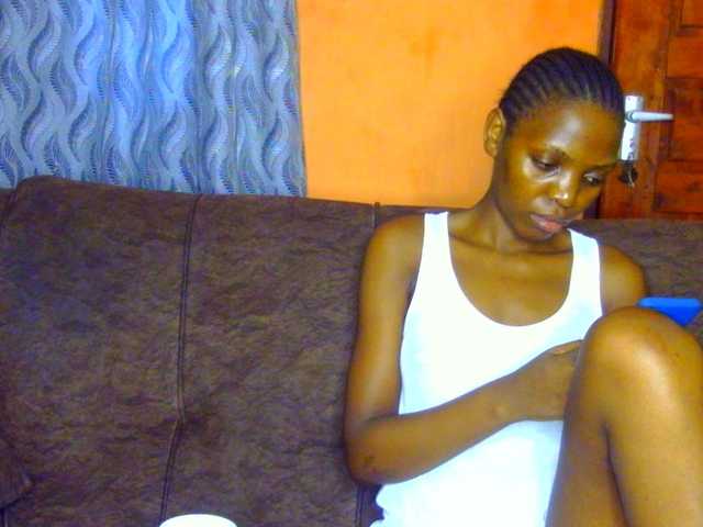 Gladwell's BongaCams show and profile