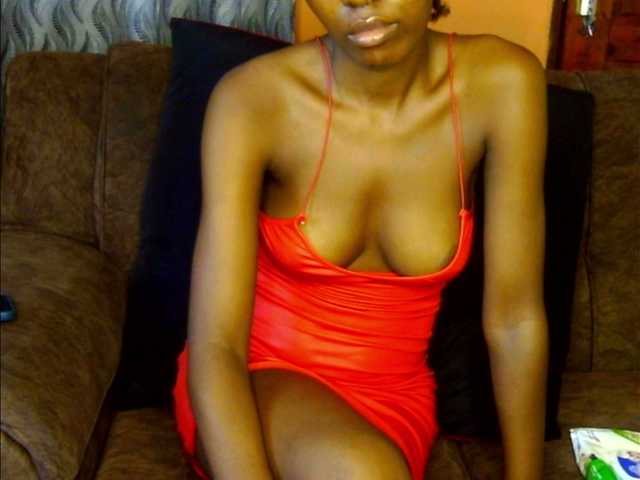 Gladwell's BongaCams show and profile