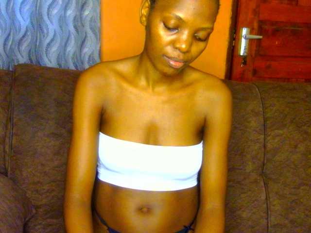 Gladwell's BongaCams show and profile